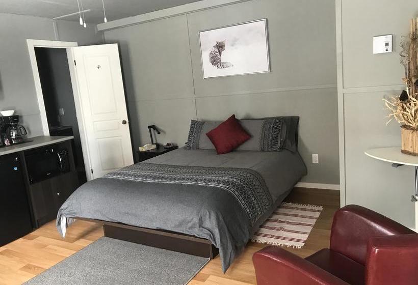 Petit Hôtel Le Repos Du Guerrier | Sept-Iles | Quebec | Canada 8