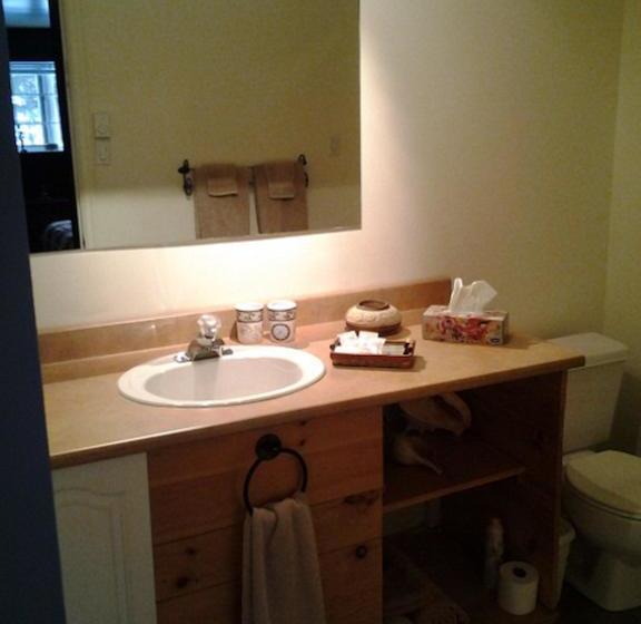 Hotel Gite Le Roupillon | Sainte Agathe des Monts | Quebec | Canada 13