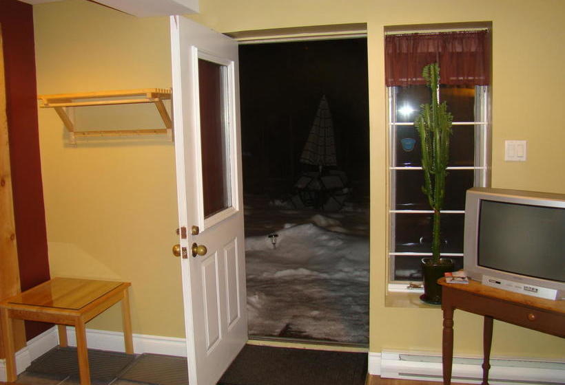 Hotel Gite Le Roupillon | Sainte Agathe des Monts | Quebec | Canada 15