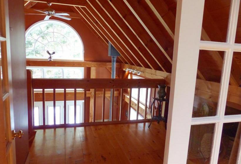 Hotel Gite Le Roupillon | Sainte Agathe des Monts | Quebec | Canada 20