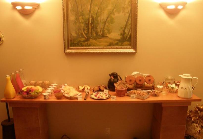 Hotel Cedar Wood Lodge Bed & Breakfast Inn | Port Alberni | British Columbia | Canada 1