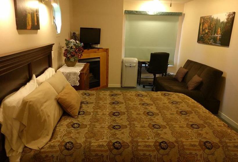 Hotel Cedar Wood Lodge Bed & Breakfast Inn | Port Alberni | British Columbia | Canada 11