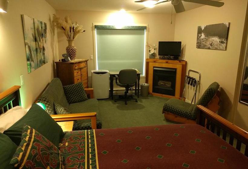 Hotel Cedar Wood Lodge Bed & Breakfast Inn | Port Alberni | British Columbia | Canada 6