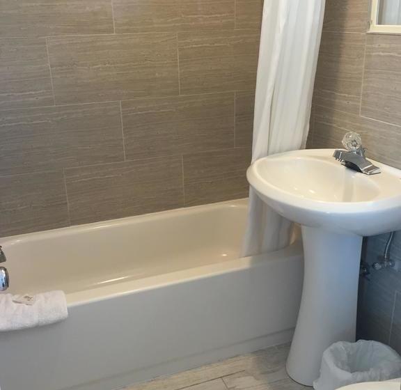 Pleasant Manor Motel | Midland | Ontario | Canada 1