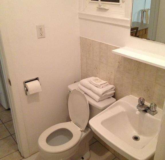 Pleasant Manor Motel | Midland | Ontario | Canada 13