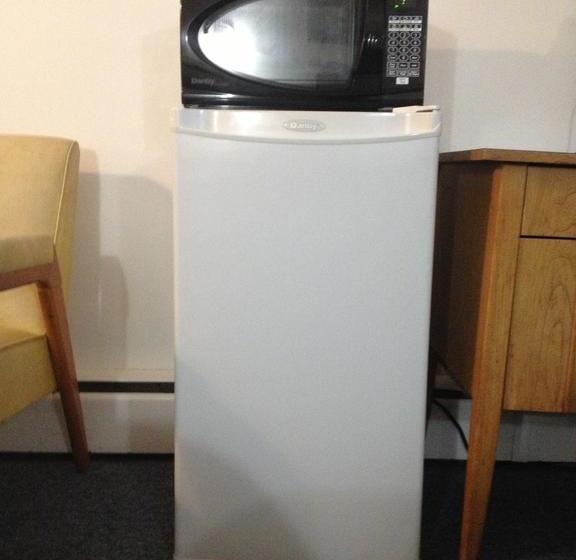 Pleasant Manor Motel | Midland | Ontario | Canada 9