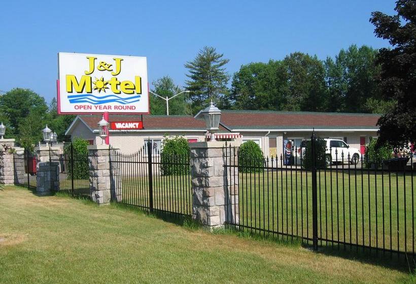 J&j Motel | Midland | Ontario | Canada 7