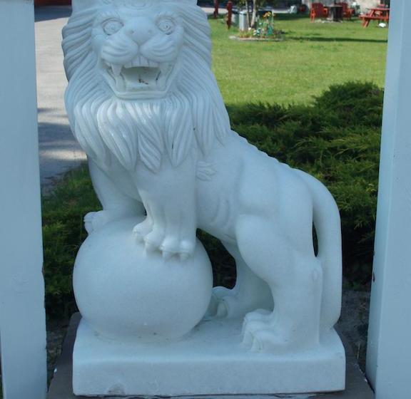 Sharodon Sands Motel | Midland | Ontario | Canada 7