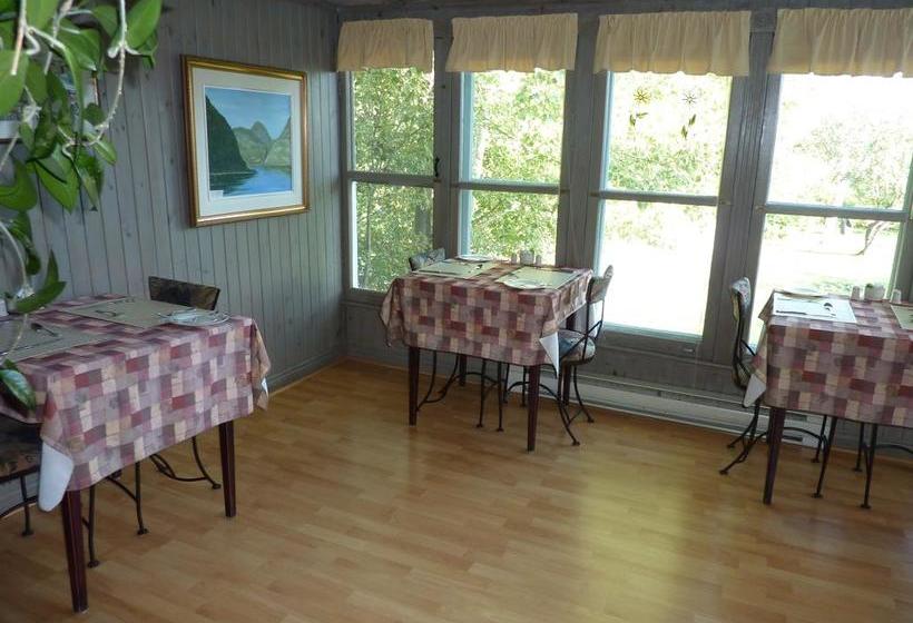 Hotel Auberge Petite Plaisance | La Malbaie | Quebec | Canada 19