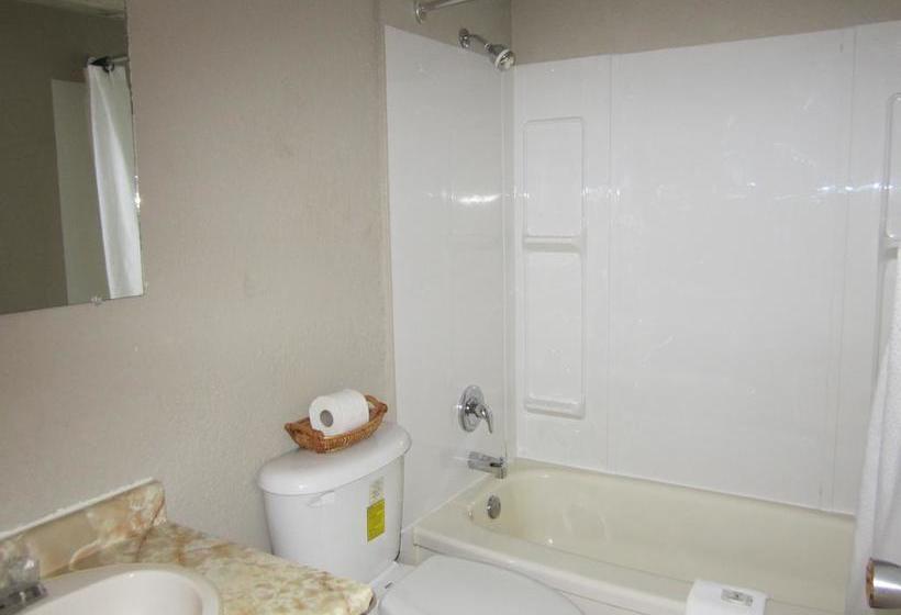 Hotel Hideaway Inn | Fort Nelson | British Columbia | Canada 9