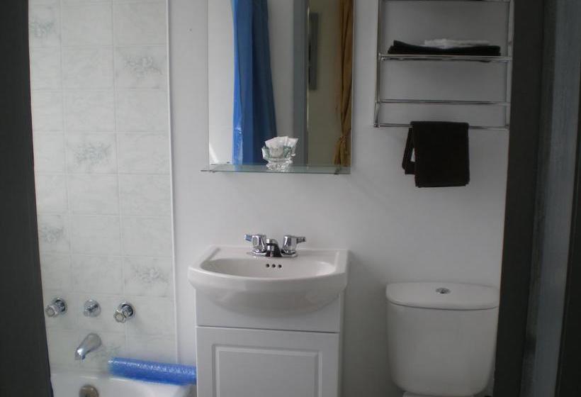 Hotel Chameleon | Castlegar | British Columbia | Canada 15