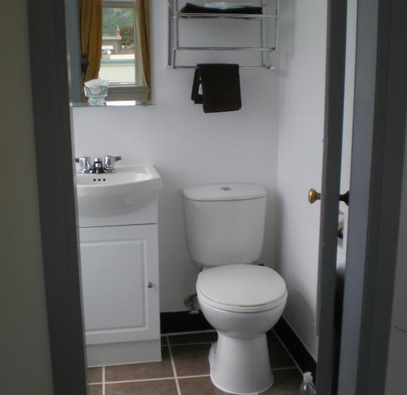 Hotel Chameleon | Castlegar | British Columbia | Canada 16