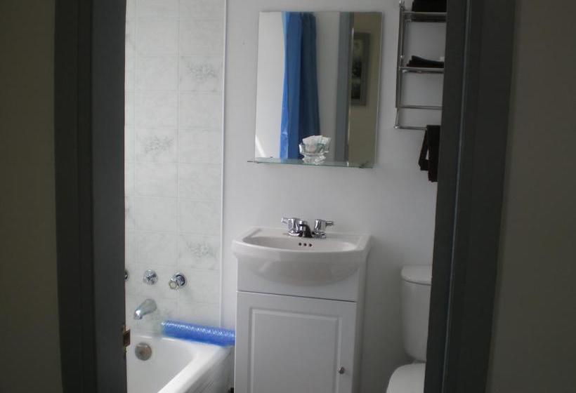 Hotel Chameleon | Castlegar | British Columbia | Canada 17