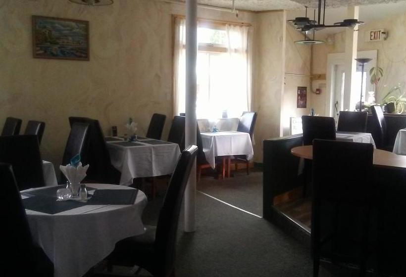 Hotel Chameleon | Castlegar | British Columbia | Canada 3