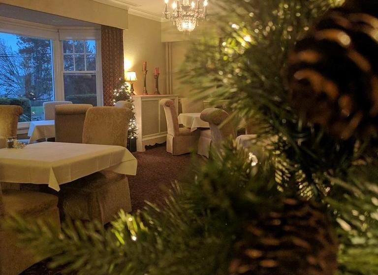 Crown Mansion Boutique Hotel & Villas | Parksville | British Columbia | Canada 1