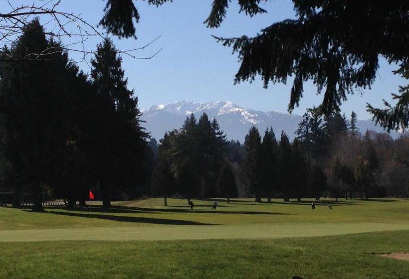 Crown Mansion Boutique Hotel & Villas | Parksville | British Columbia | Canada 9