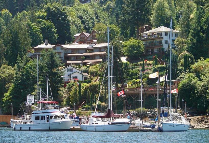 Hotel Sunshine Coast Resort