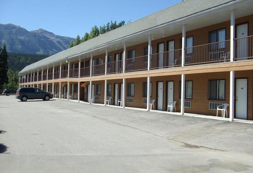 Mary's Motel | Golden | British Columbia | Canada 1