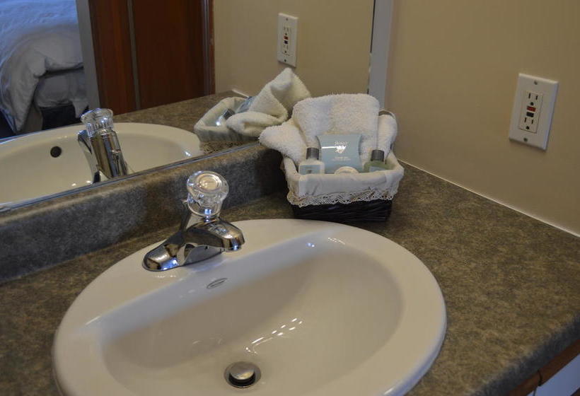 Mary's Motel | Golden | British Columbia | Canada 5