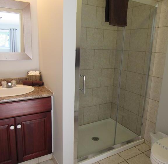 Hotel Lakeside Villa Inn & Suites | Penticton | British Columbia | Canada 13