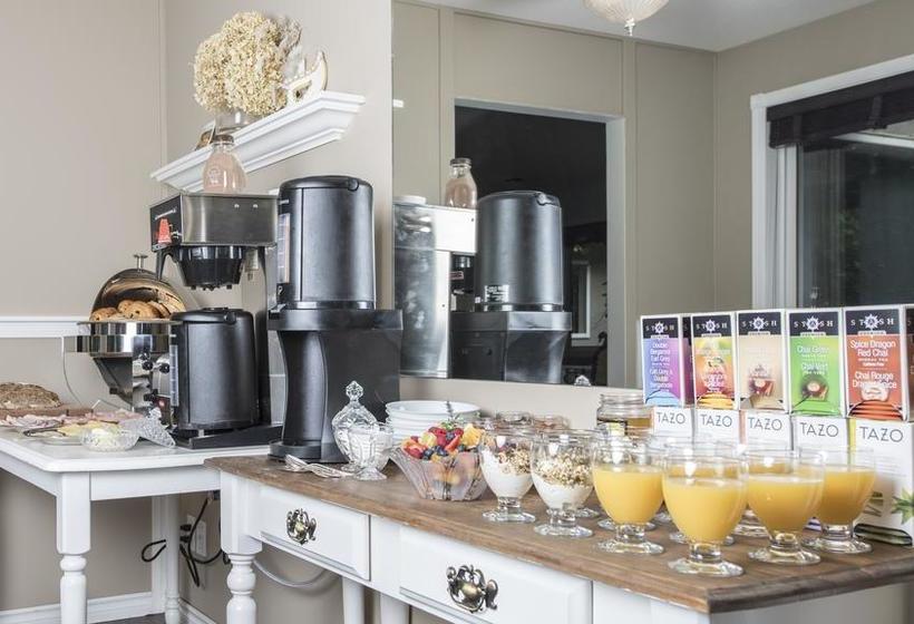 Hotel E'Laysa Guesthouse & Vineyard Retreat | Penticton | British Columbia | Canada 15