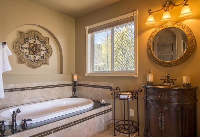 Hotel E'Laysa Guesthouse & Vineyard Retreat | Penticton | British Columbia | Canada 3