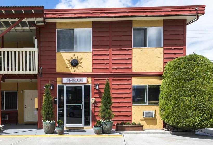 The Maple Leaf Motel Inn Towne Penticton