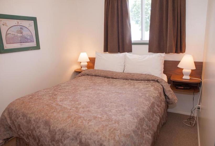 Hotel The Lakeside Resort | Penticton | British Columbia | Canada 1