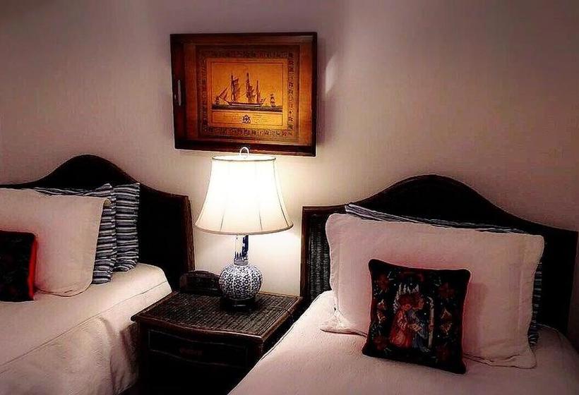 Hotel The Stone Hedge Bed And Breakfast | Richmond | British Columbia | Canada 1