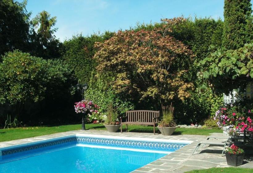 Hotel The Stone Hedge Bed And Breakfast | Richmond | British Columbia | Canada 2