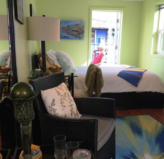 Hotel Fisherman's Wharf Bed & Breakfast | Victoria | British Columbia | Canada 13