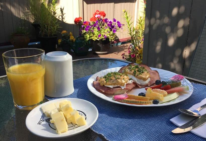 Hotel Marketa's Bed & Breakfast | Victoria | British Columbia | Canada 1