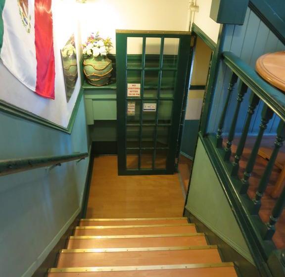 Hotel C&n Backpackers Hostel - Vancouver | Vancouver | British Columbia | Canada 13