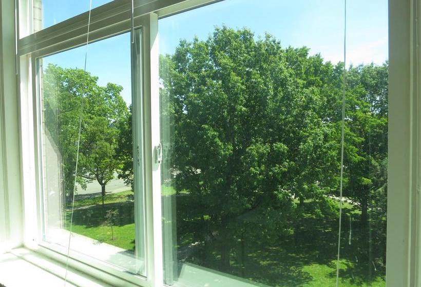 Hotel C & N Backpackers Hostel - Central Station | Vancouver | British Columbia | Canada 11