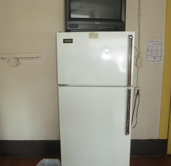 Hotel C & N Backpackers Hostel - Central Station | Vancouver | British Columbia | Canada 15