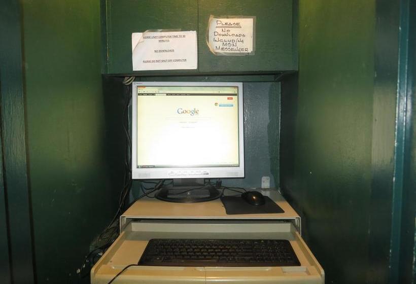 Hotel C & N Backpackers Hostel - Central Station | Vancouver | British Columbia | Canada 2