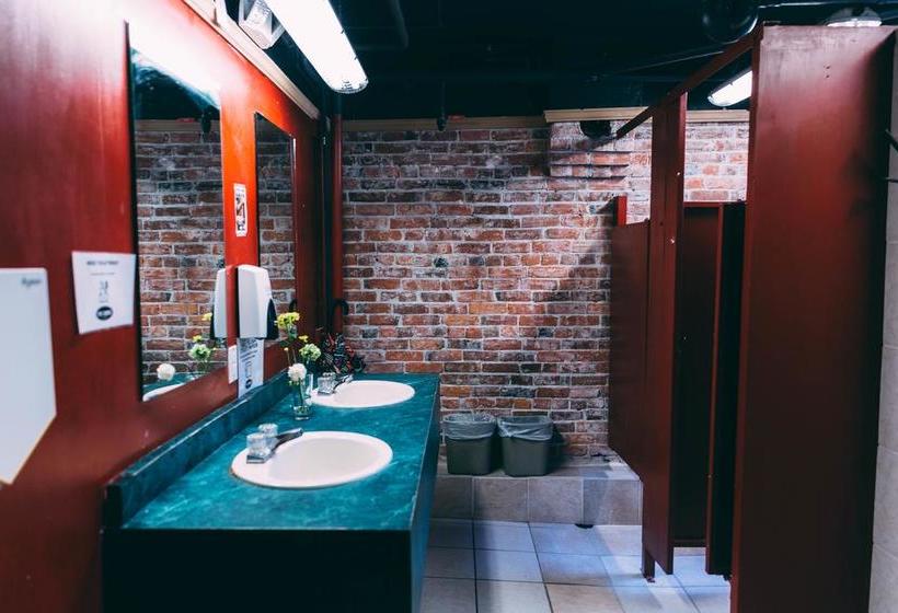 Hotel Cambie Seymour Hostel | Vancouver | British Columbia | Canada 4