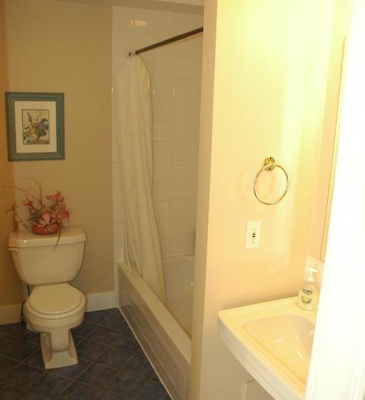 Hotel Douglas Guest House | Vancouver | British Columbia | Canada 14