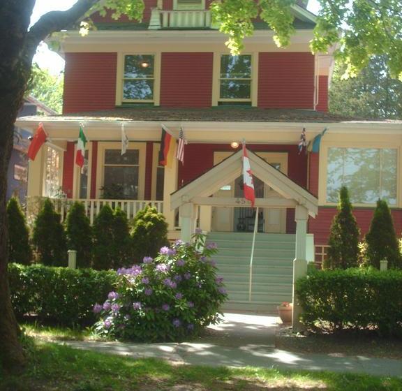 Hotel Douglas Guest House | Vancouver | British Columbia | Canada 20
