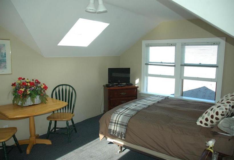 Hotel Douglas Guest House | Vancouver | British Columbia | Canada 6