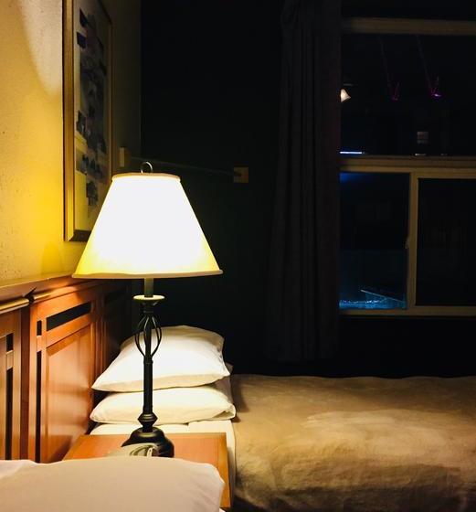 Hotel Ambassador | Vancouver | British Columbia | Canada 7