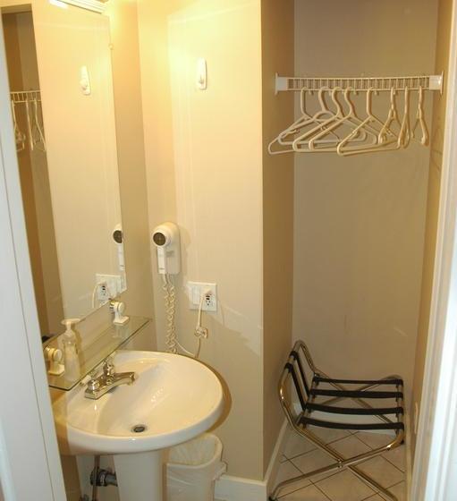 Hotel Cambie Lodge B&b | Vancouver | British Columbia | Canada 11