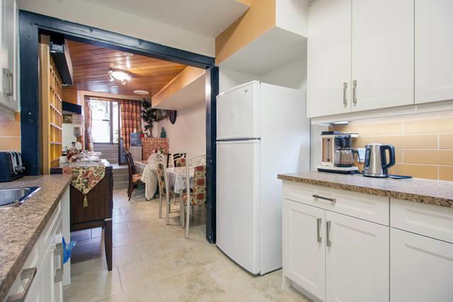 Hotel Smile Back Bed And Breakfast | Toronto | Ontario | Canada 12