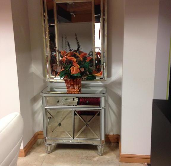 Hotel Smile Back Bed And Breakfast | Toronto | Ontario | Canada 15