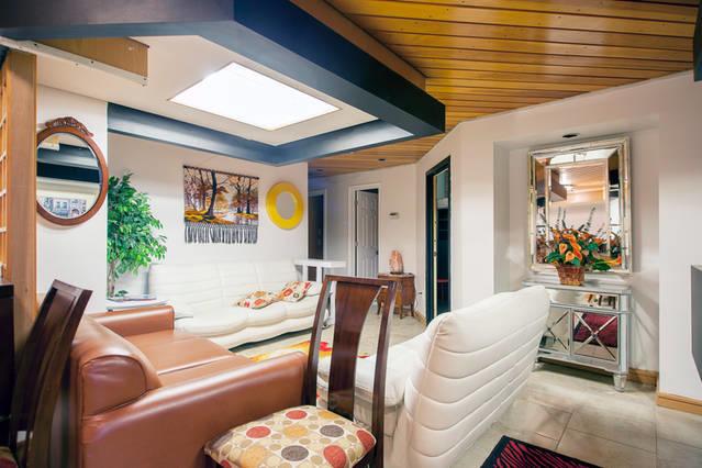 Hotel Smile Back Bed And Breakfast | Toronto | Ontario | Canada 2