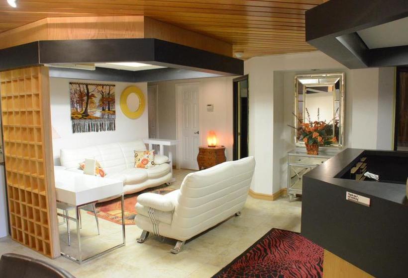 Hotel Smile Back Bed And Breakfast | Toronto | Ontario | Canada 3