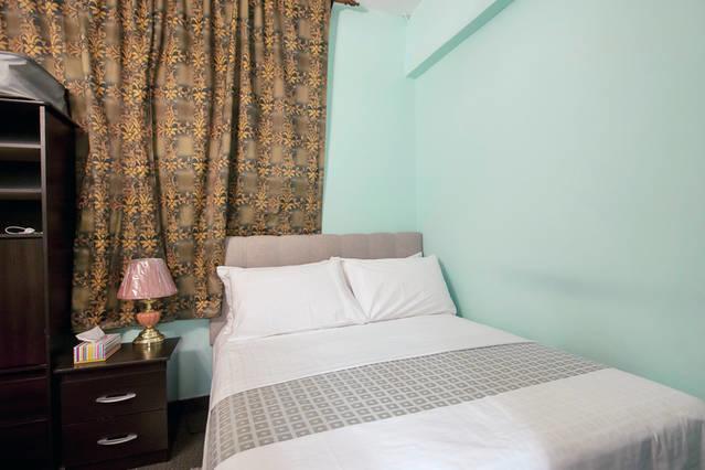 Hotel Smile Back Bed And Breakfast | Toronto | Ontario | Canada 6