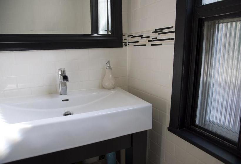 Hotel Downtown Home Inn | Toronto | Ontario | Canada 7