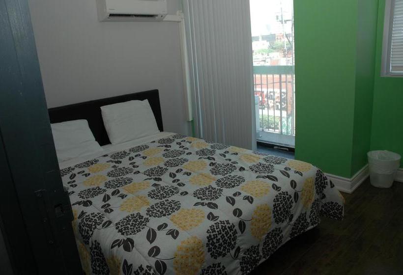 Hotel Kensington College Backpackers | Toronto | Ontario | Canada 20