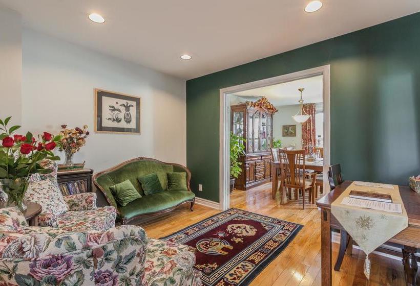 Hotel Bed&Breakfast Rose Garden | Toronto | Ontario | Canada 12